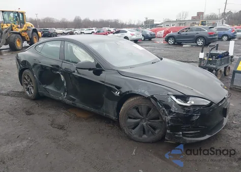2022 Tesla Model S Dual Motor All-Wheel Drive z USA, uszkodzony, nr VIN 5YJSA1E59NF478751
